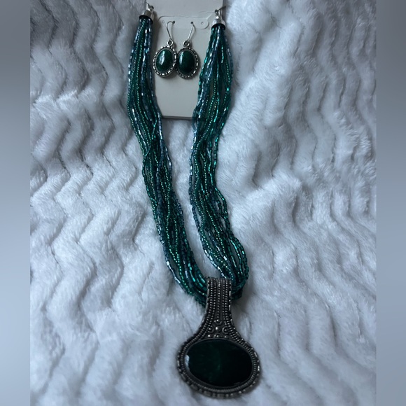 Jewelry - New earrings and necklace set!!!